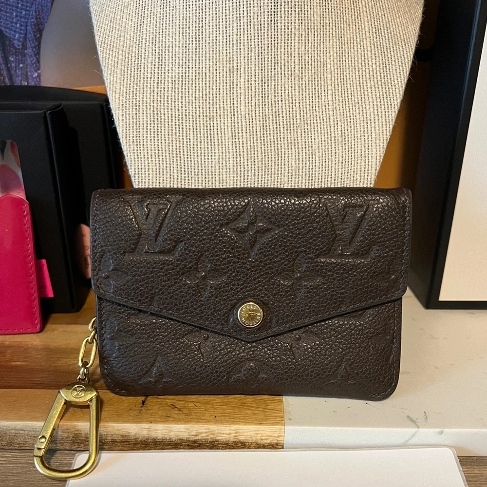 $500 🅿️🅿️ LOUIS VUITTON Empreinte Key Pouch